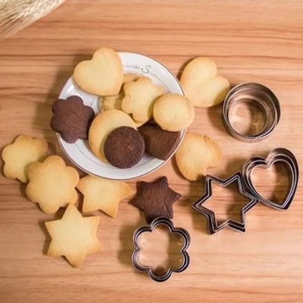 12-piece Stainless Steel Cookie Cutter Set – 4 Assorted Shapes For Baking